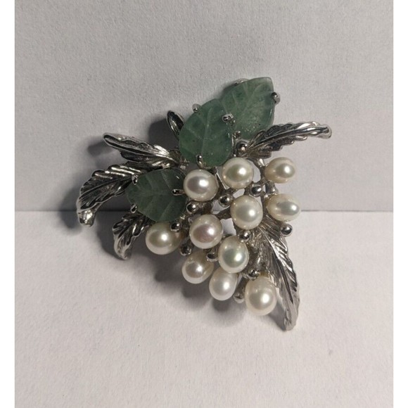 Unbranded Jewelry - Vintage Silver Tone Faux Baroque Pearl & Jade Grapes Brooch Necklace Pendant